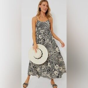 Black & White Paisley Print Maxi Dress - Women's